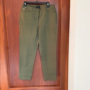 White House Black Market Green Cropped Pants